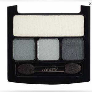 NIB Eye Shadow Compact & Quad in Smoky